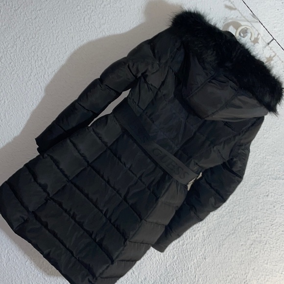 Black Guess puffer coat. Size sm - Picture 3 of 3